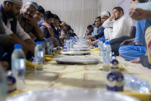 خدمة إفطار الصائم في الكويت: نكهة الخير في شهر رمضان المبارك